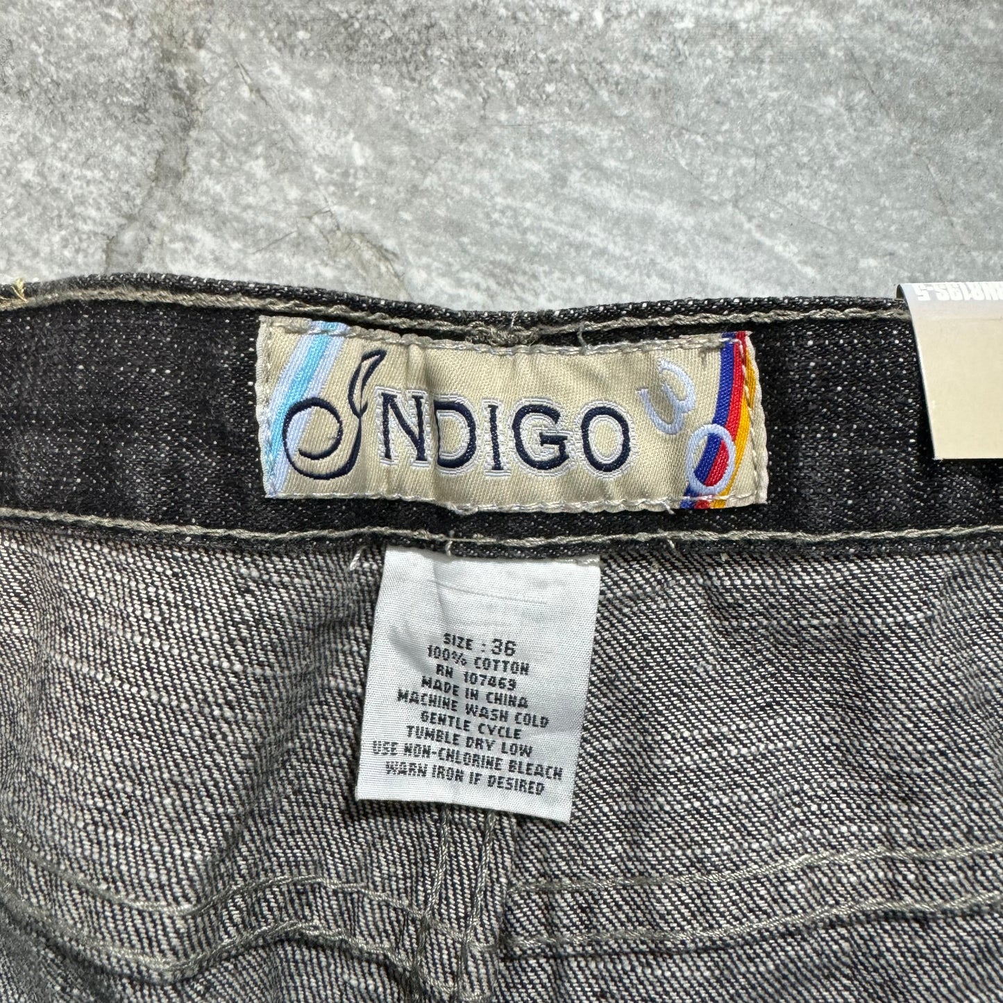 Vintage Indigo Faded Black Denim Shorts (36)