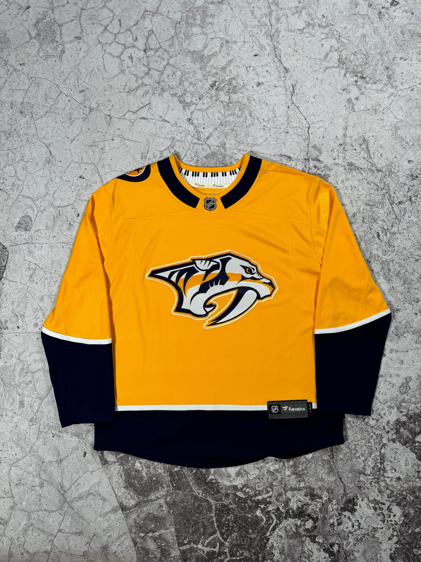 Fanatics Nashville Predators Hockey Jersey (M)