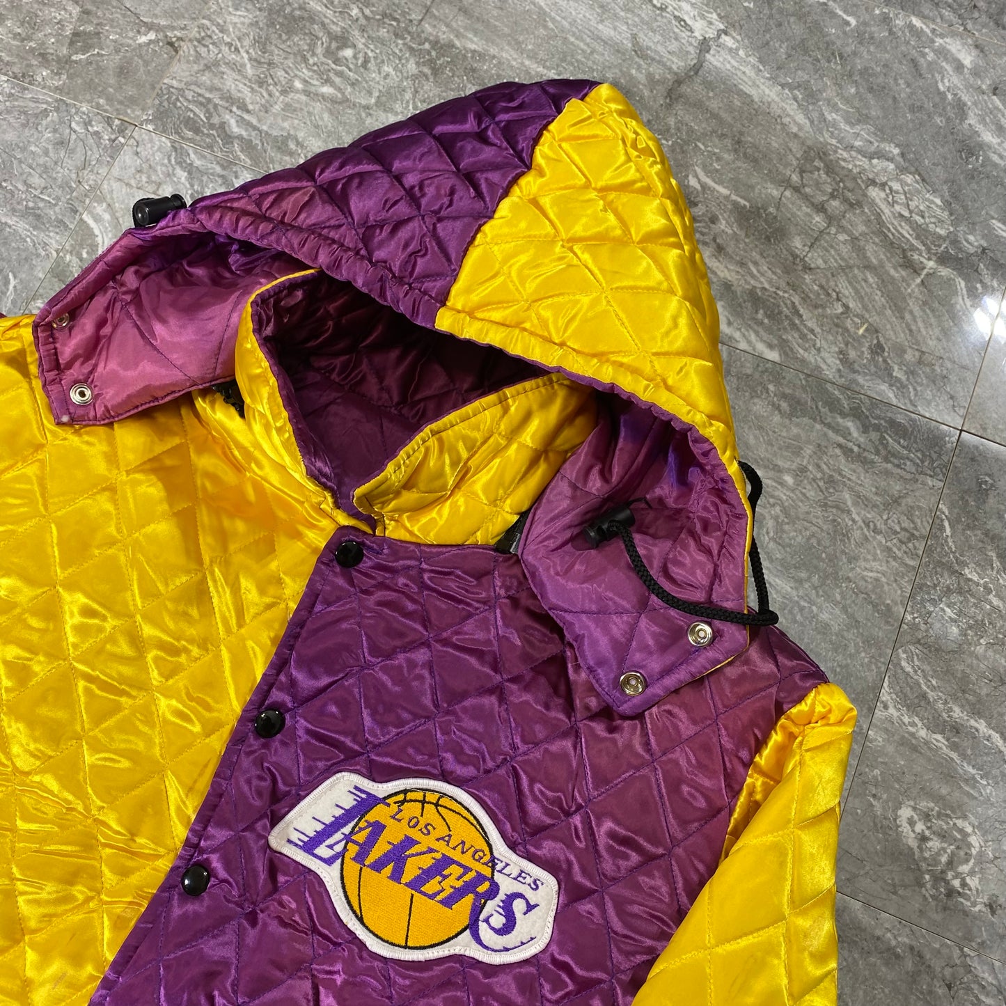 Vintage Los Angeles Lakers Satin Quilted Split Jacket (XL)