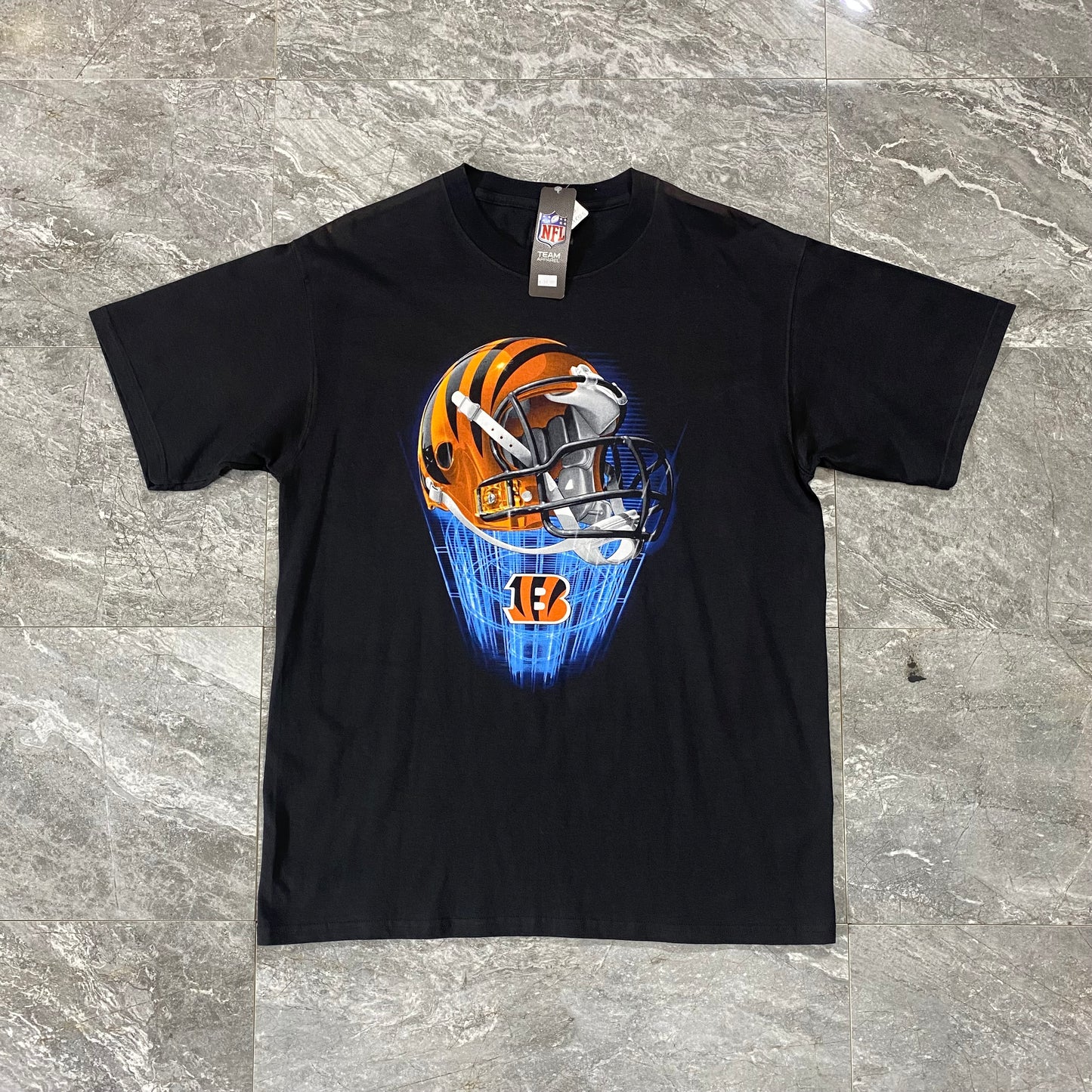 Cincinnati Bengals Helmet Tee (L)