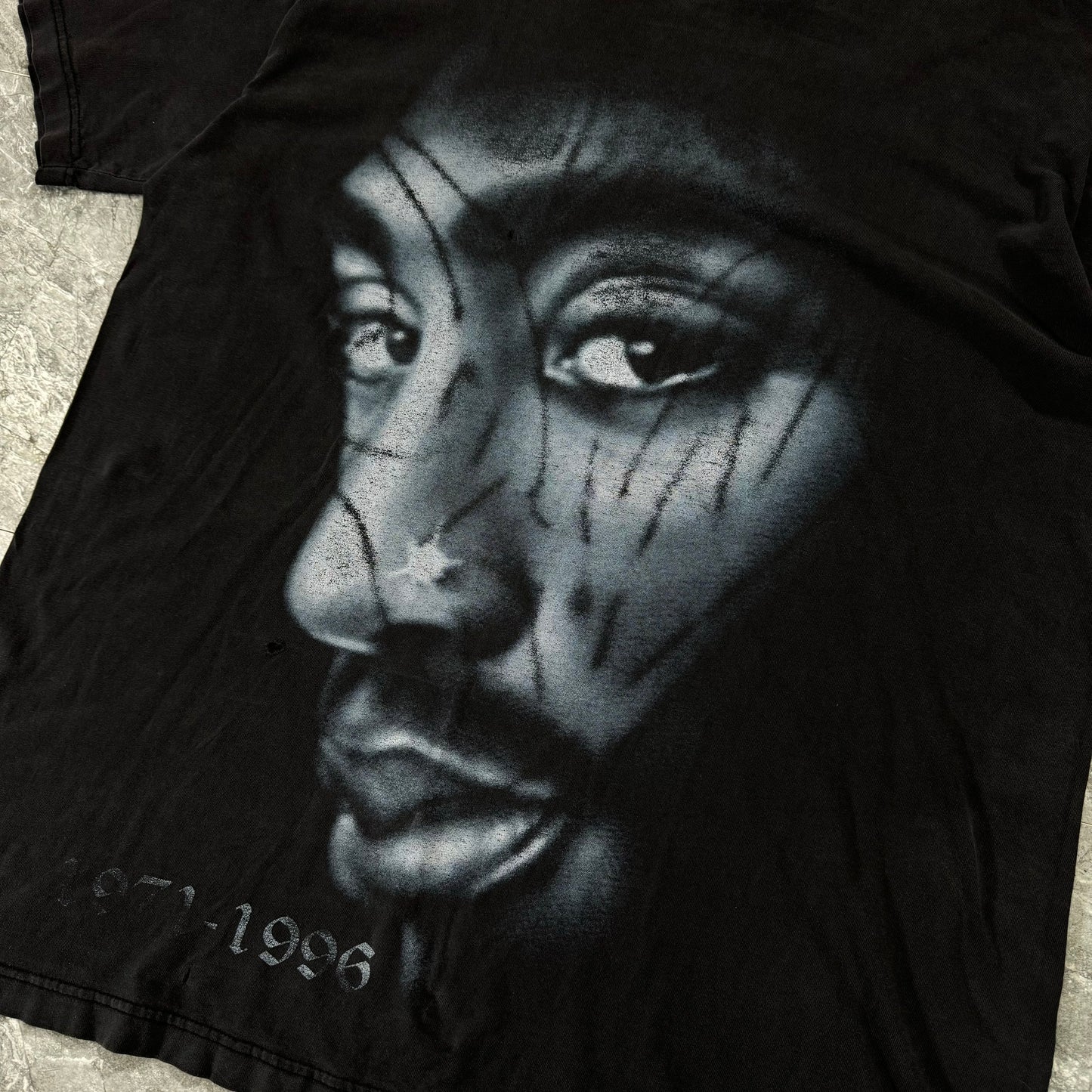 Vintage Tupac Shakur Rest In Peace Tee (2XL)