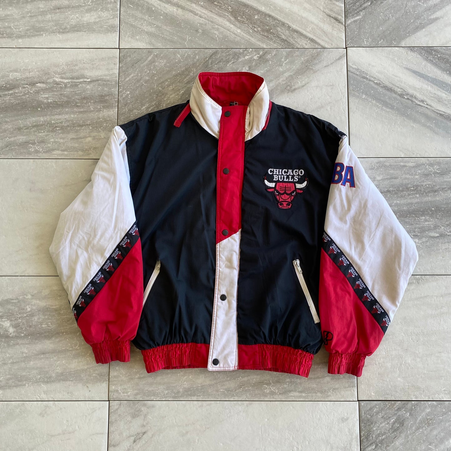 Vintage Pro Player Chicago Bulls Puffer Jacket (M)