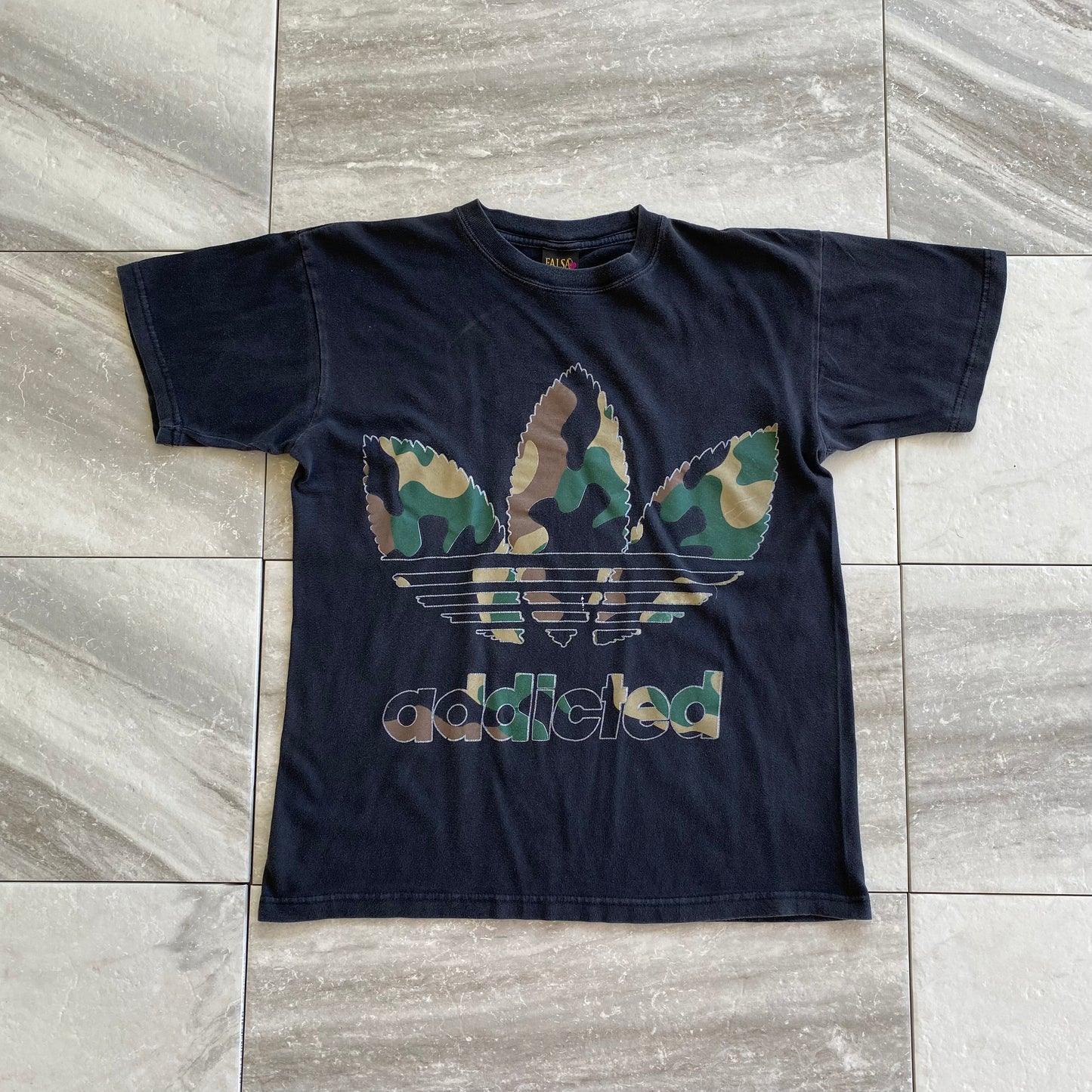 Vintage Adidas Bootleg Addicted Tee (L)